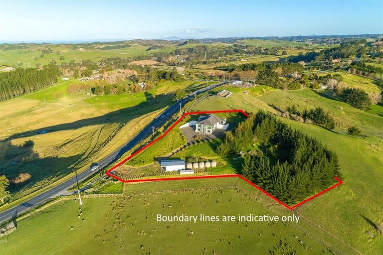 Photo of property in 2036 East Coast Road, Stillwater, Silverdale, 0993