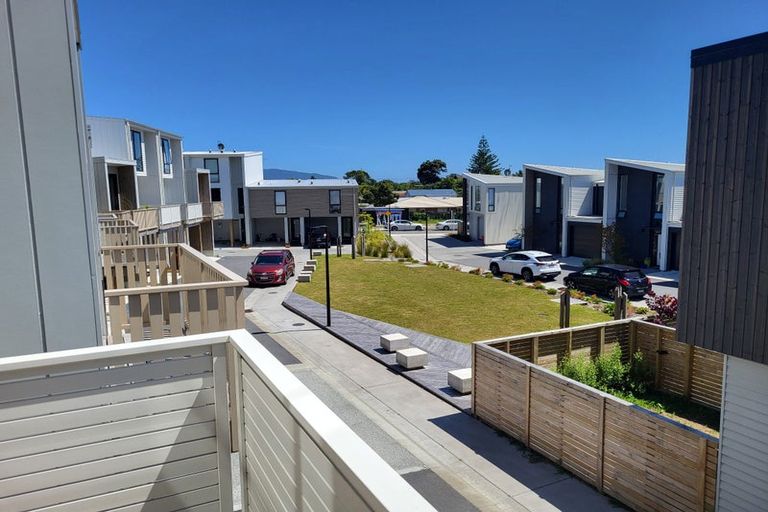 Photo of property in 35 Kamahi Place, Paraparaumu, 5032