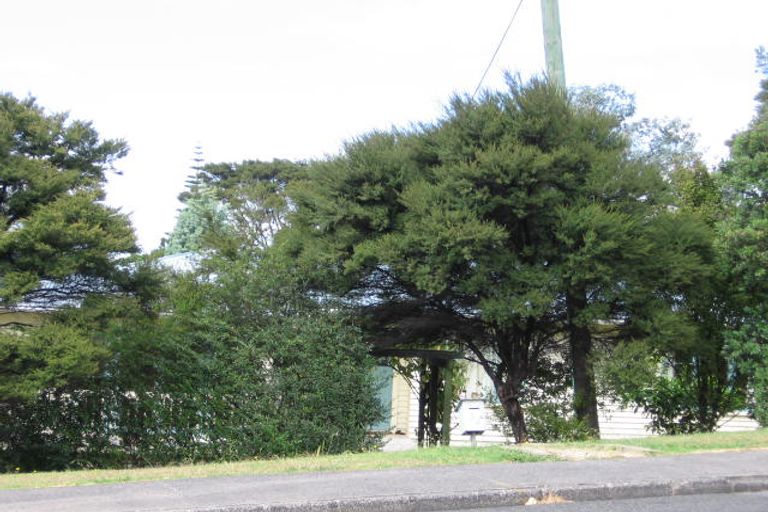 Photo of property in 34 Avonleigh Road, Green Bay, Auckland, 0604
