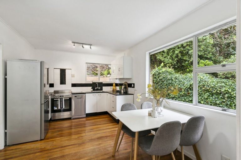 Photo of property in 85 Ruskin Road, Newlands, Wellington, 6037