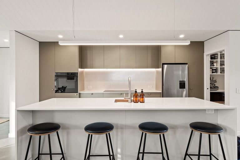 Photo of property in 6 Cheviot Street, Jacks Point, 9371