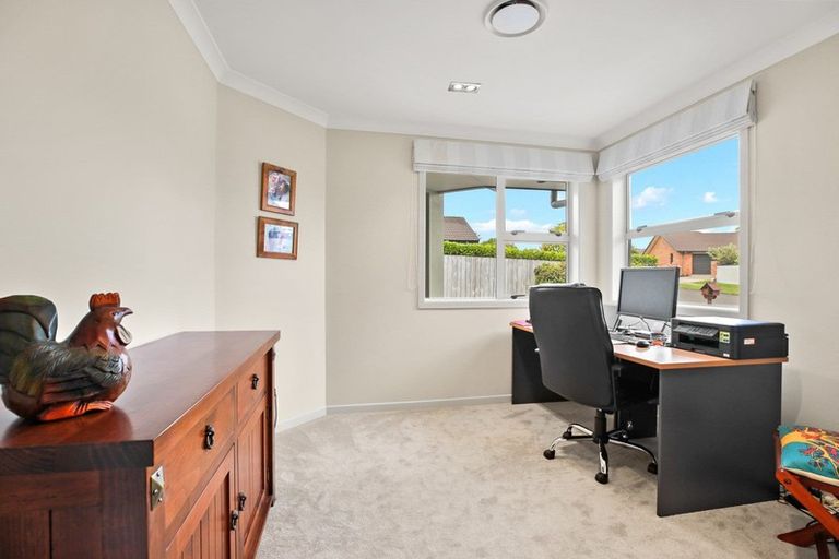 Photo of property in 17 Compton Grove, Huntington, Hamilton, 3210