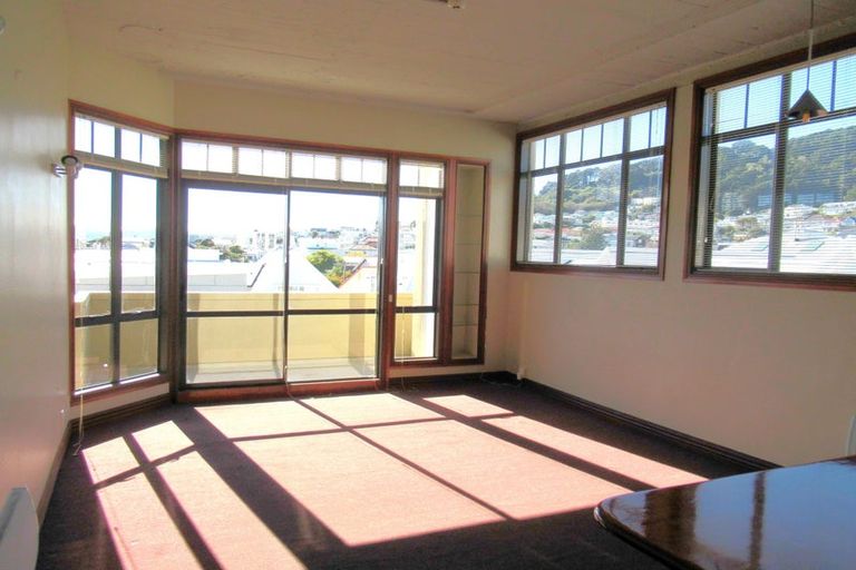 Photo of property in Pirie Street Townhouses, 28/35 Pirie Street, Mount Victoria, Wellington, 6011