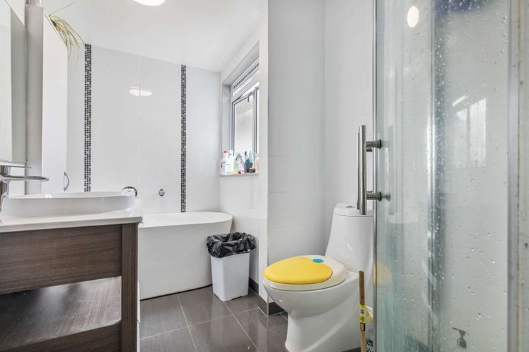 Photo of property in 291 Swanson Road, Ranui, Auckland, 0612