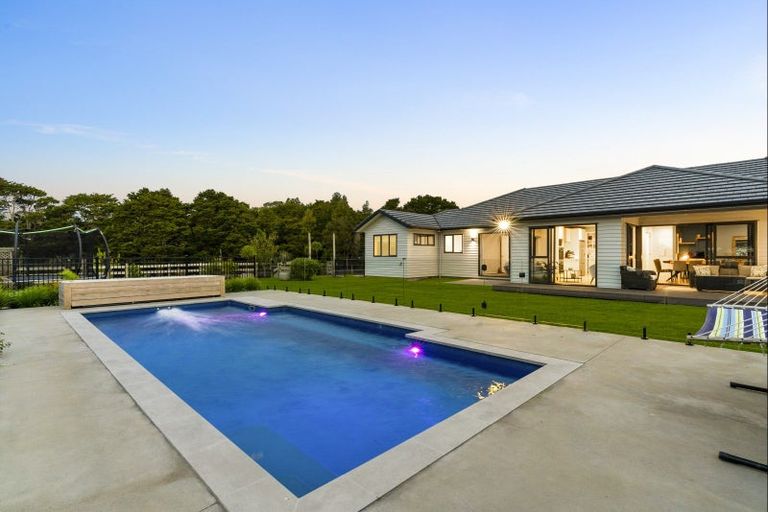 Photo of property in 19 Kahika Grove, Huapai, Kumeu, 0810