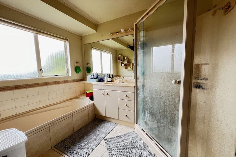 Photo of property in 7 Godwin Court, Unsworth Heights, Auckland, 0632