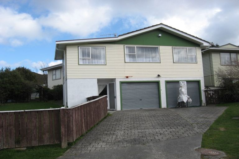 Photo of property in 5 Bexley Grove, Wainuiomata, Lower Hutt, 5014