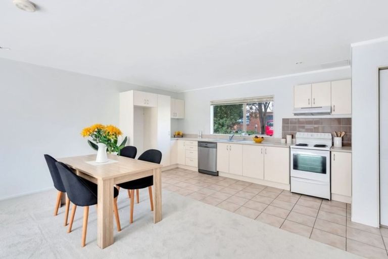 Photo of property in 10 Gina Avenue, Ranui, Auckland, 0612