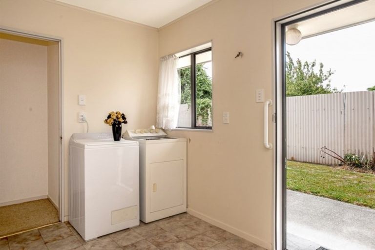 Photo of property in Orange Grove Flats, 31/549 Childers Road, Te Hapara, Gisborne, 4010