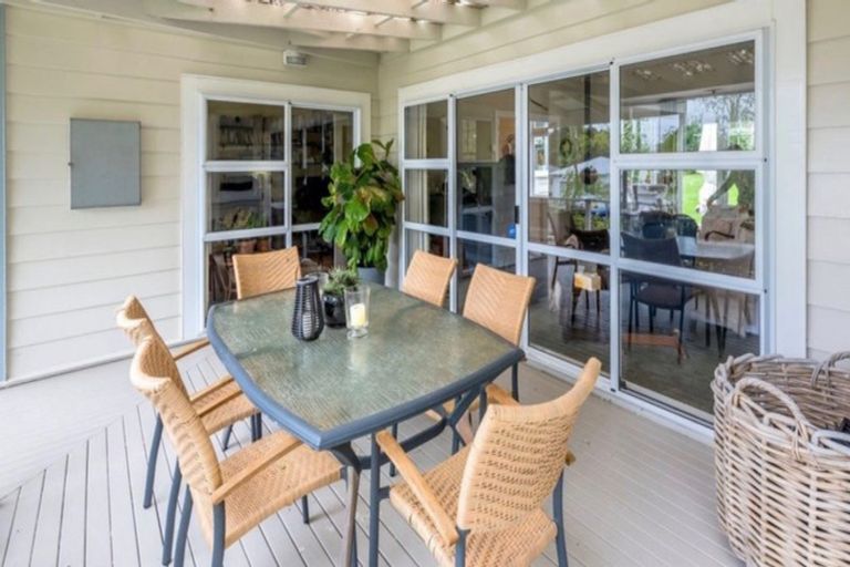 Photo of property in 71 Valley Road, Paraparaumu, 5032