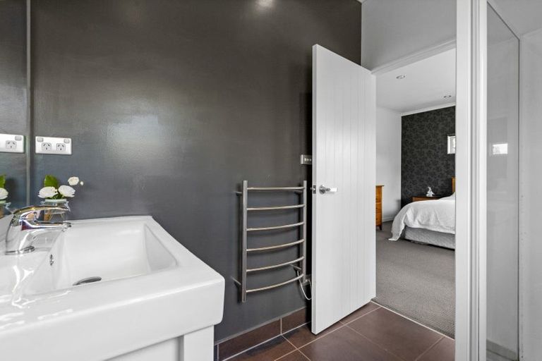 Photo of property in 66 Kent Terrace, Taradale, Napier, 4112