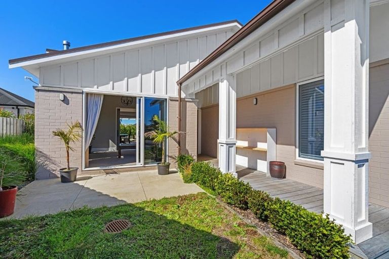 Photo of property in 16 Astelia Lane, Papamoa Beach, Papamoa, 3118