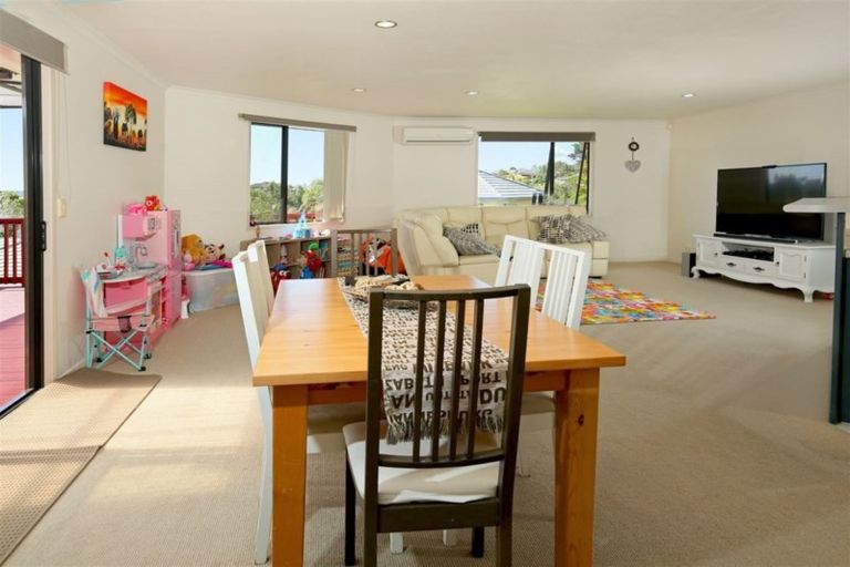 Photo of property in 23 Brittany Drive, Henderson, Auckland, 0612