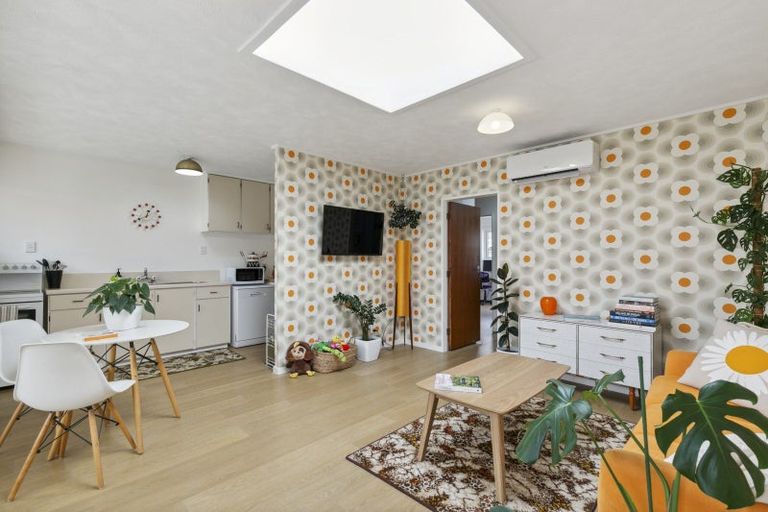 Photo of property in 10/171 Queens Drive, Lyall Bay, Wellington, 6022