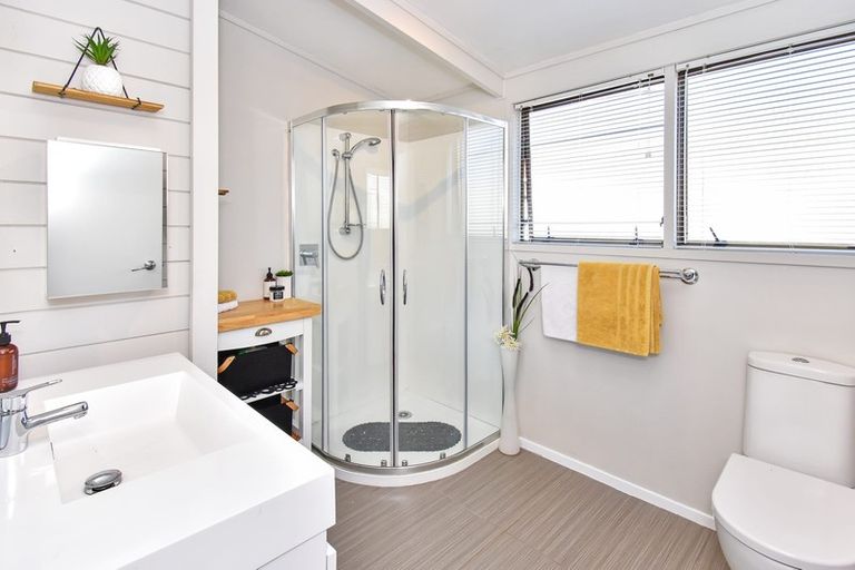 Photo of property in 1/3 Hoylake Place, Wattle Downs, Auckland, 2103