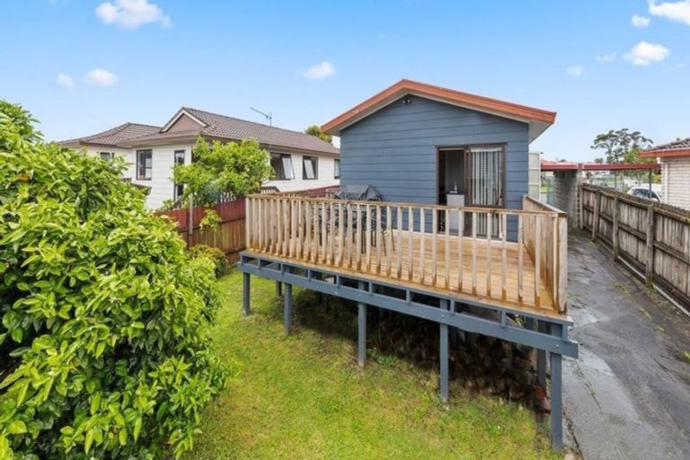 Photo of property in 2/24 Norrie Smith Avenue, Flat Bush, Auckland, 2023