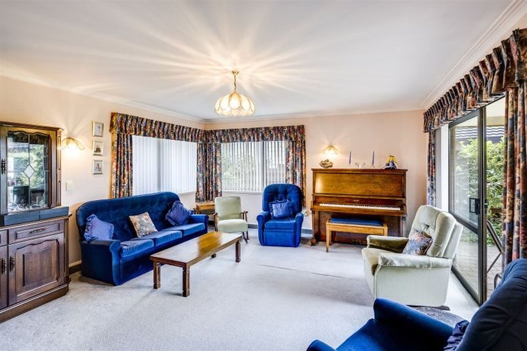 Photo of property in 32 Kotuku Place, Taradale, Napier, 4112