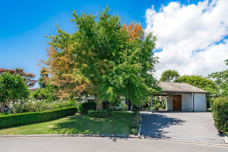 Photo of property in 11 Walnut Grove, Waikanae, 5036