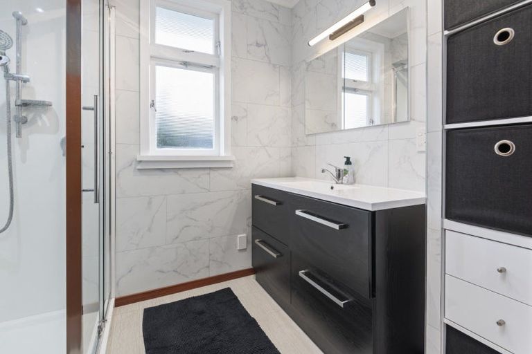 Photo of property in 5 Featherston Street, Takaro, Palmerston North, 4412