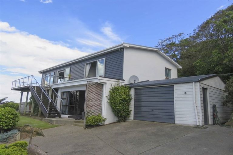 Photo of property in 86 Marine Parade, Bluff, 9814
