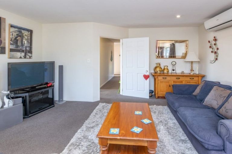 Photo of property in 1/4 Daniels Road, Redwood, Christchurch, 8051