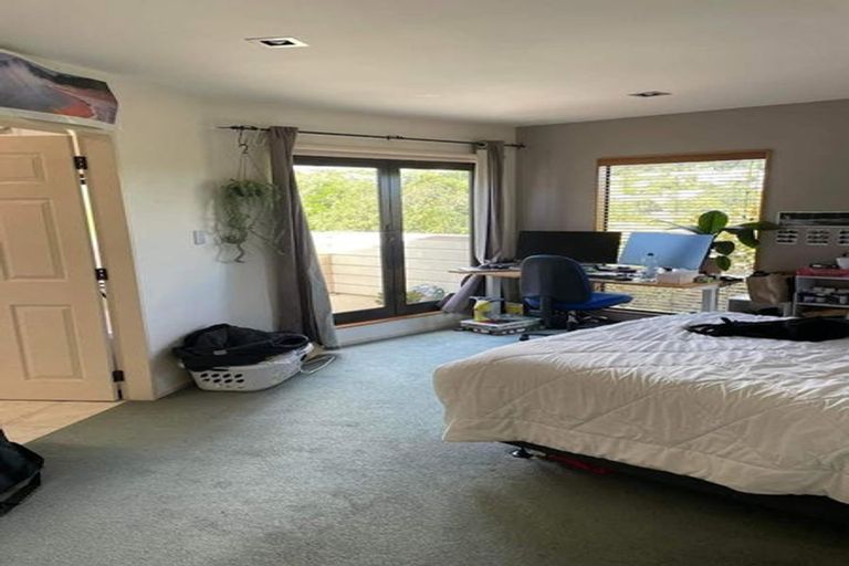 Photo of property in 15 Burma Road, Khandallah, Wellington, 6035