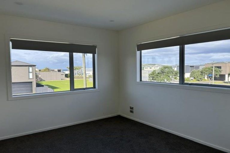 Photo of property in 12 Matariki Street, Omaha, 0986