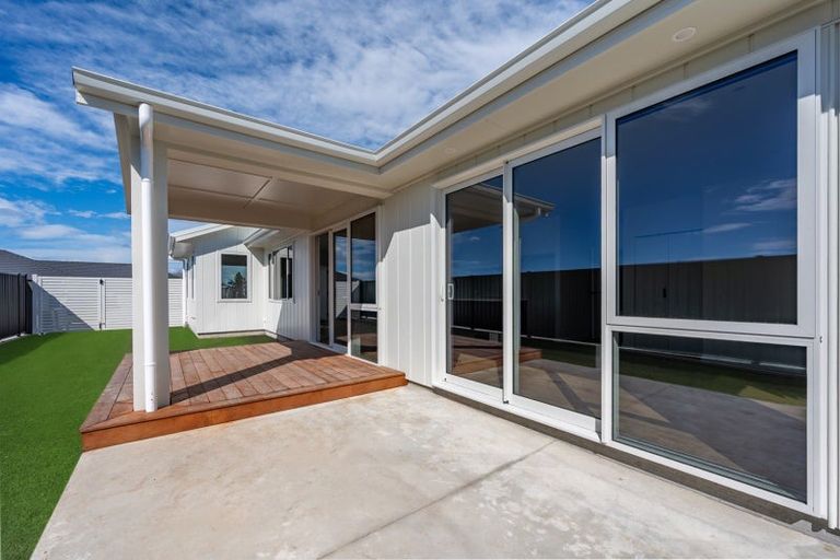 Photo of property in 17 Arihi Crescent, Frimley, 4120