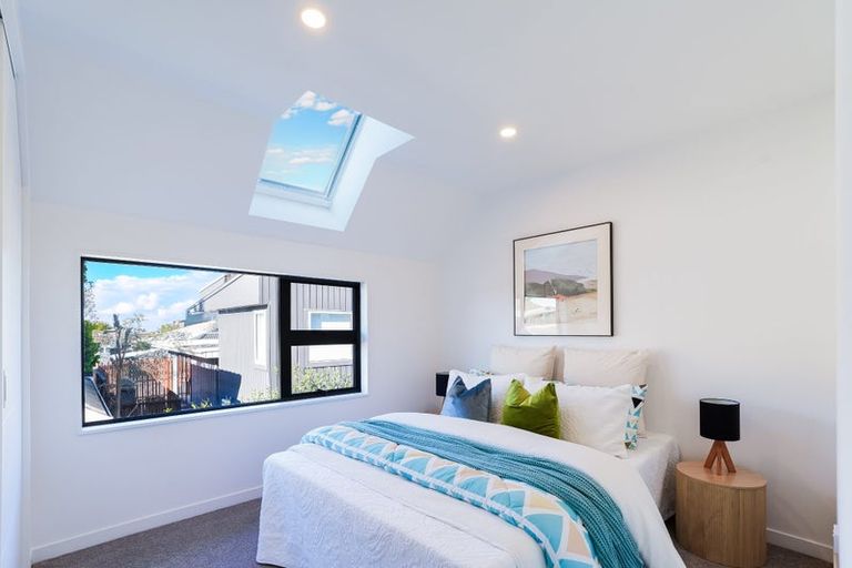 Photo of property in 71b Seaview Road, Castor Bay, Auckland, 0620