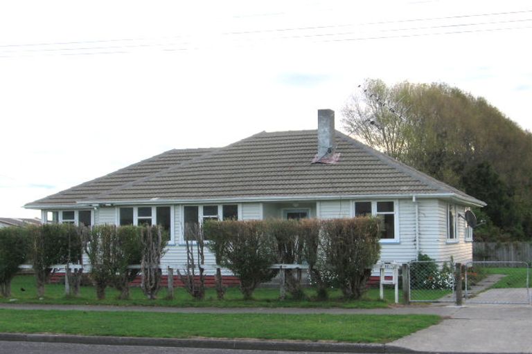 Photo of property in 10 Matai Street, Otaki, 5512