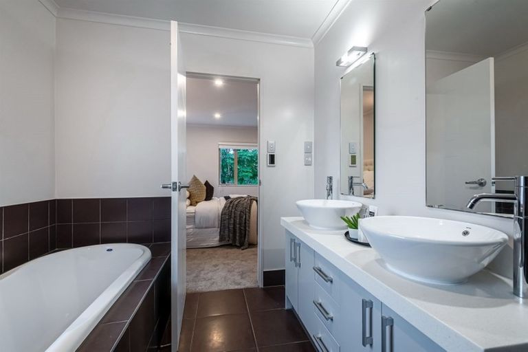 Photo of property in 27 Mahoney Drive, Albany, Auckland, 0632