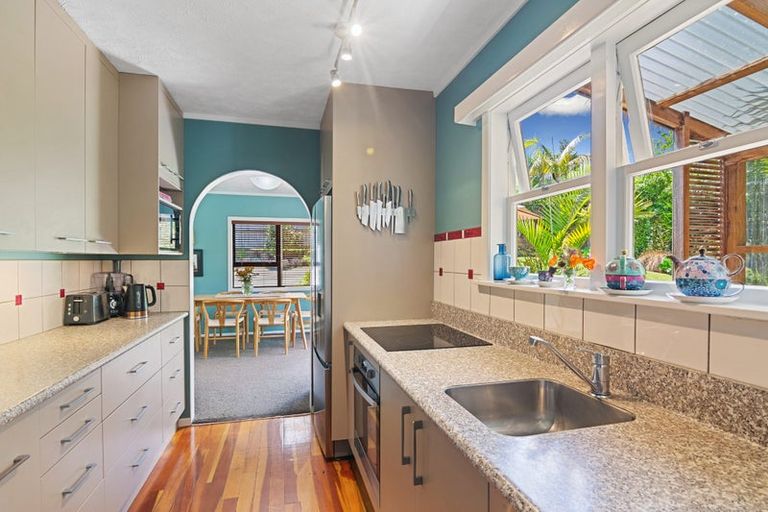 Photo of property in 2/54 Killarney Avenue, Torbay, Auckland, 0630