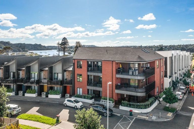 Photo of property in 3/85 Bomb Point Drive, Hobsonville, Auckland, 0616