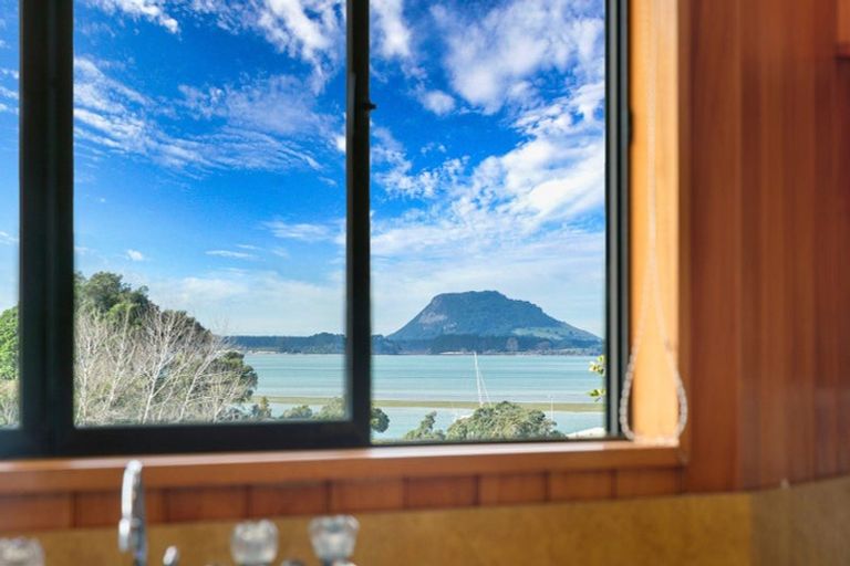 Photo of property in 29 Omokoroa Road, Omokoroa, 3114