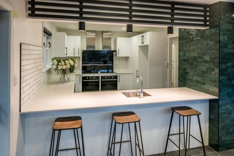 Photo of property in 69 Kahu Road, Paremata, Porirua, 5024