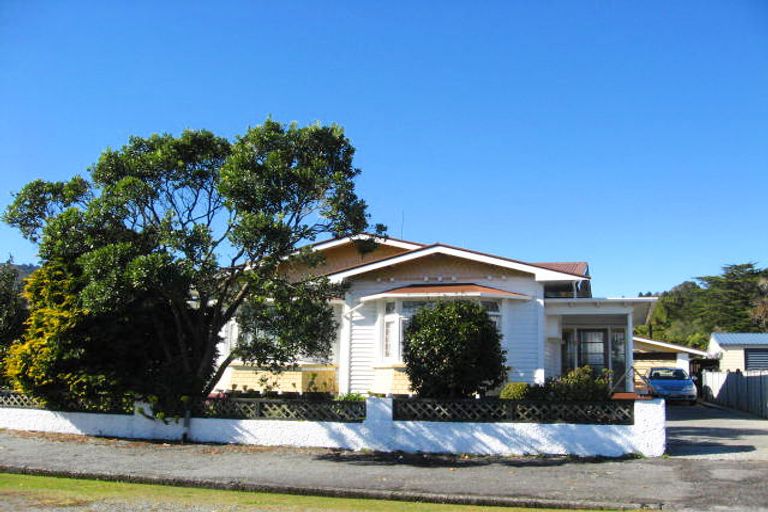 Photo of property in 33 Milton Road, Greymouth, 7805