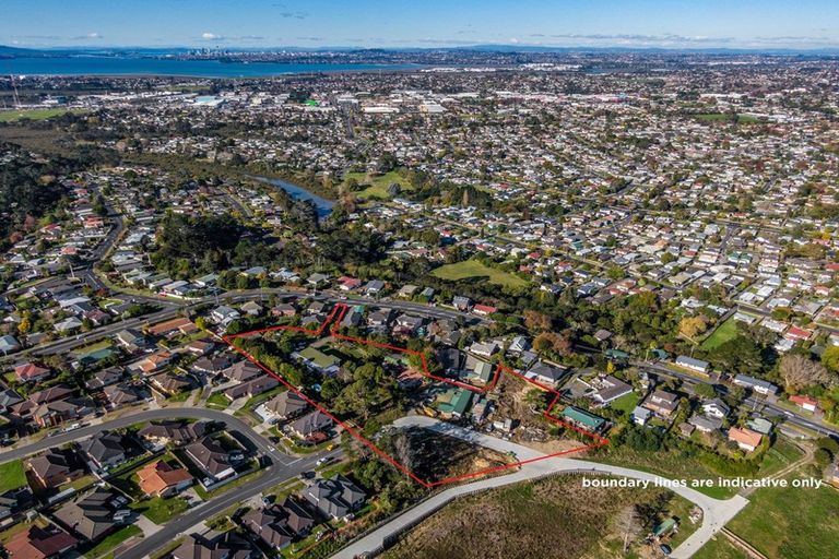 Photo of property in 64 Don Buck Road, Massey, Auckland, 0614