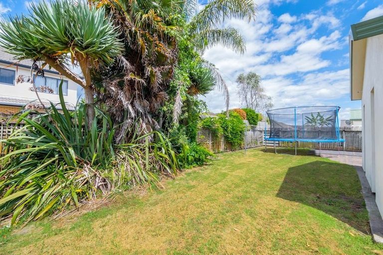 Photo of property in 2 Albizia Avenue, Henderson, Auckland, 0612