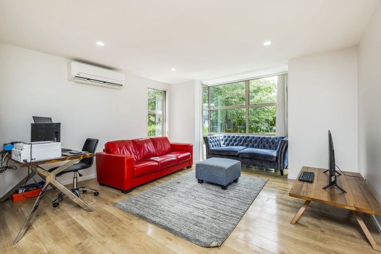 Photo of property in 18 Windfola Parkway, Takanini, 2112