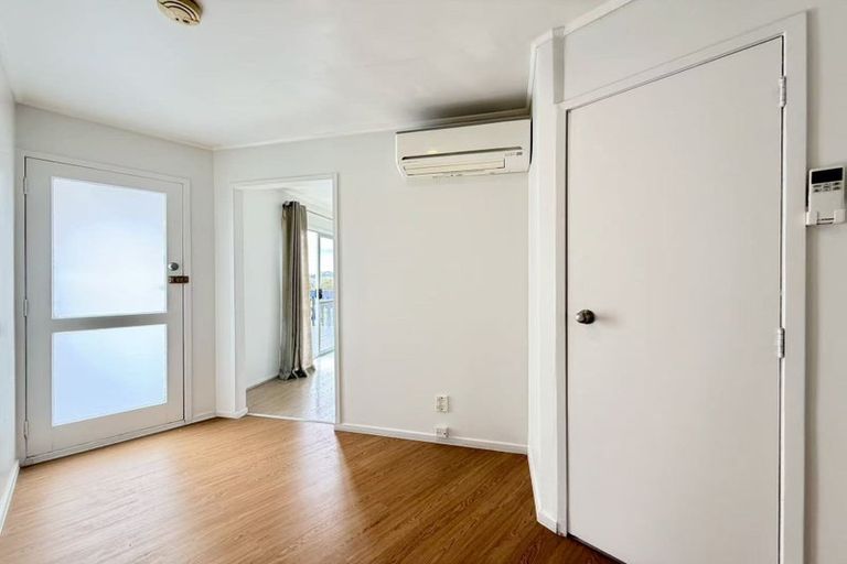 Photo of property in 10 Celeste Place, Totara Vale, Auckland, 0627