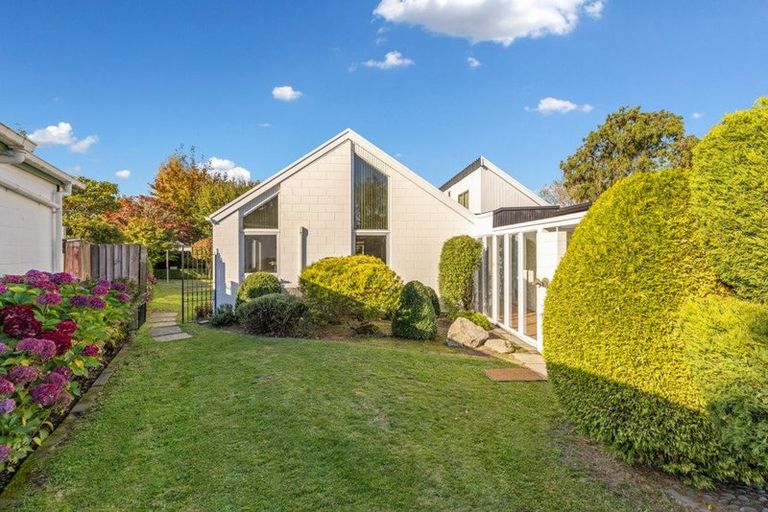 Photo of property in 26 Gothic Place, Ilam, Christchurch, 8041