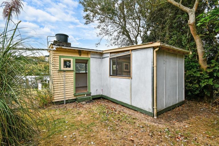 Photo of property in 130 Maunsell Road, Port Waikato, 2695