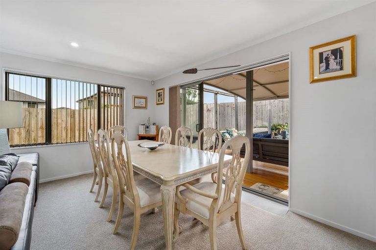 Photo of property in 18 Maylee Crescent, Gulf Harbour, Whangaparaoa, 0930