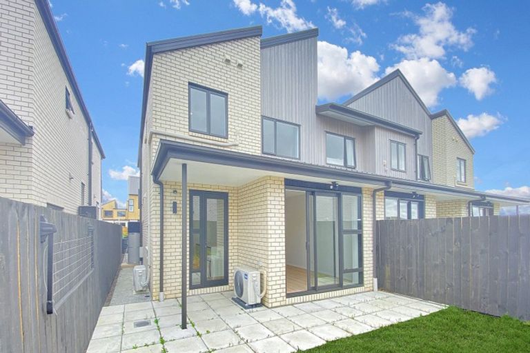 Photo of property in 6 Desalt Drive, Hobsonville, Auckland, 0616