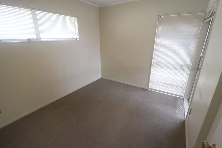 Photo of property in 6 Silkwood Grove, Totara Heights, Auckland, 2105