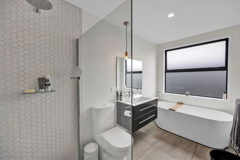 Photo of property in 2 Roy Johns Way, Bell Block, New Plymouth, 4312