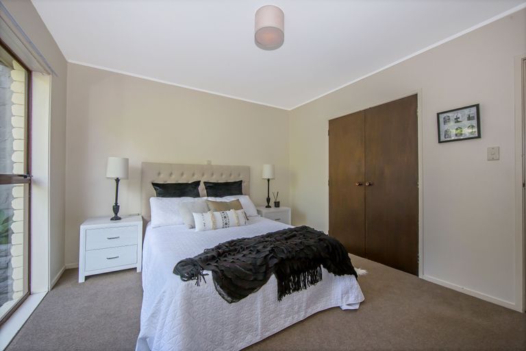 Photo of property in 2/36 Greendale Spur, Glenfield, Auckland, 0629