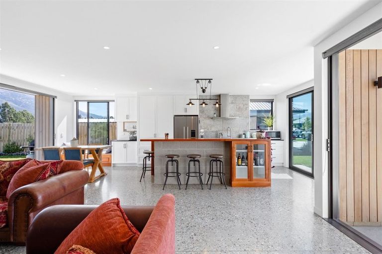 Photo of property in 13 Isthmus Place, Lake Hawea, Wanaka, 9382