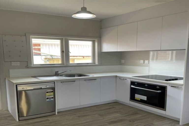 Photo of property in 1/46 Fruitvale Road, New Lynn, Auckland, 0600