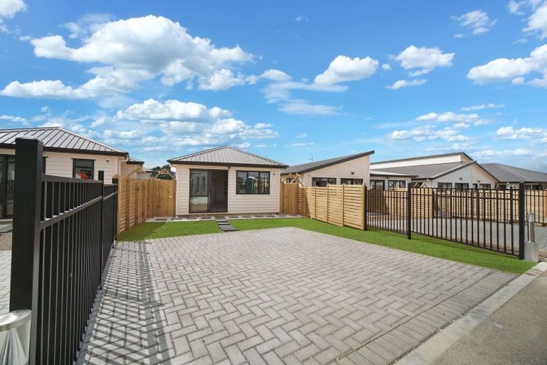 Photo of property in 5 Tributary Parade, Karaka, Papakura, 2113